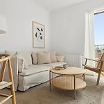 A Stylish Getaway In Modern Surroundings