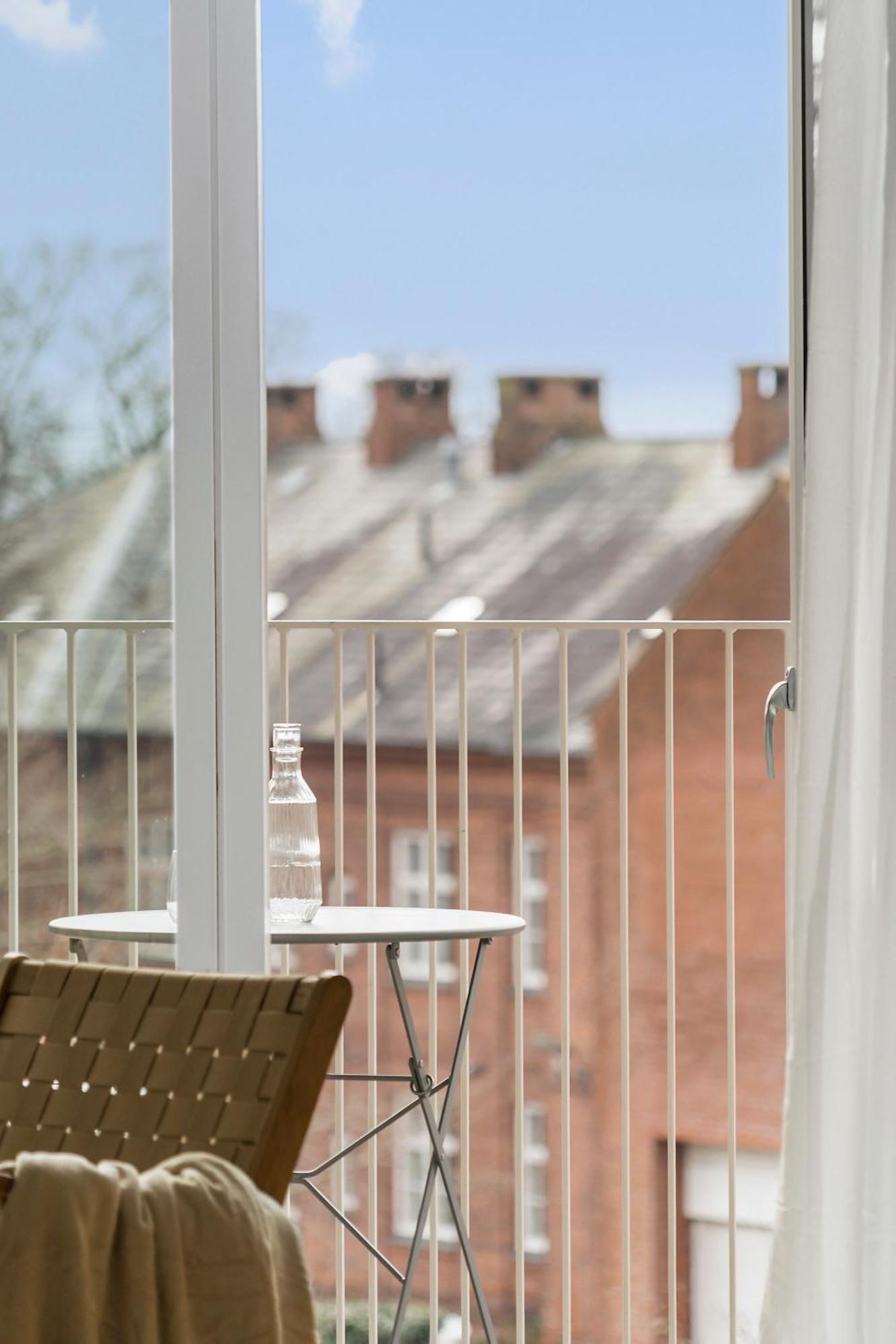A Stylish Getaway In Modern Surroundings *
